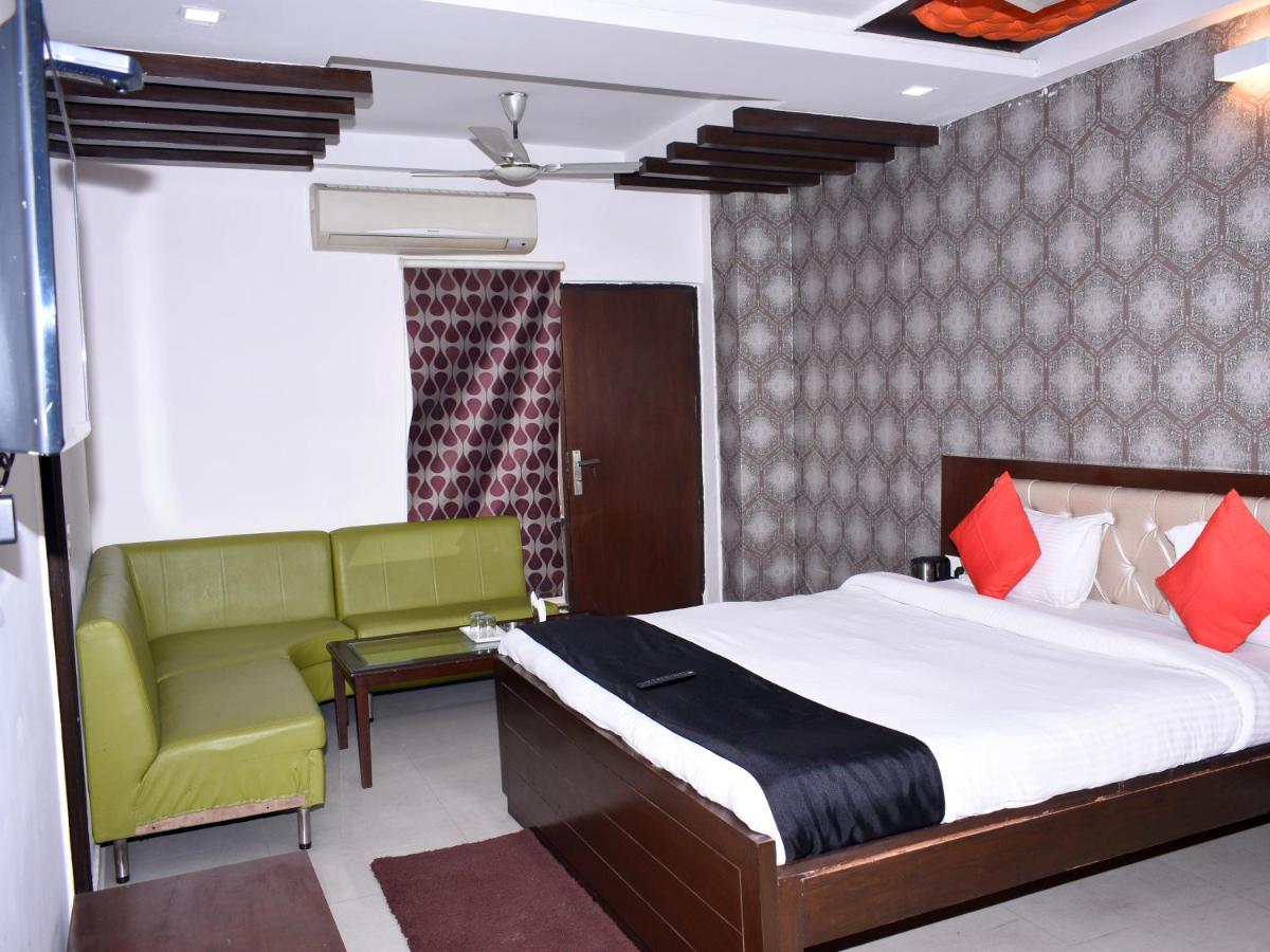 Hotel Flora Inn Gurgaon Buitenkant foto