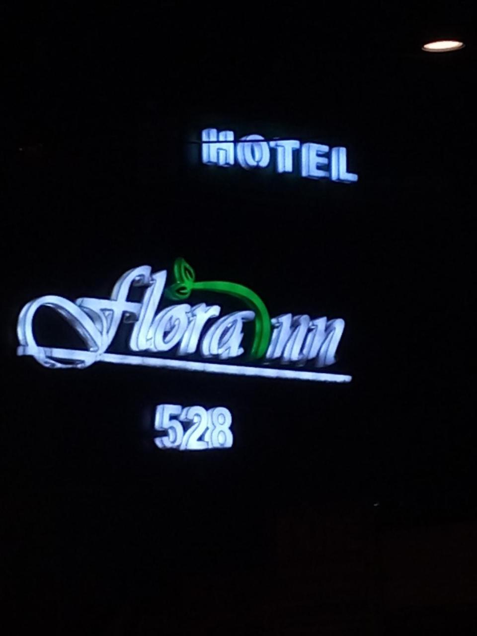 Hotel Flora Inn Gurgaon Buitenkant foto